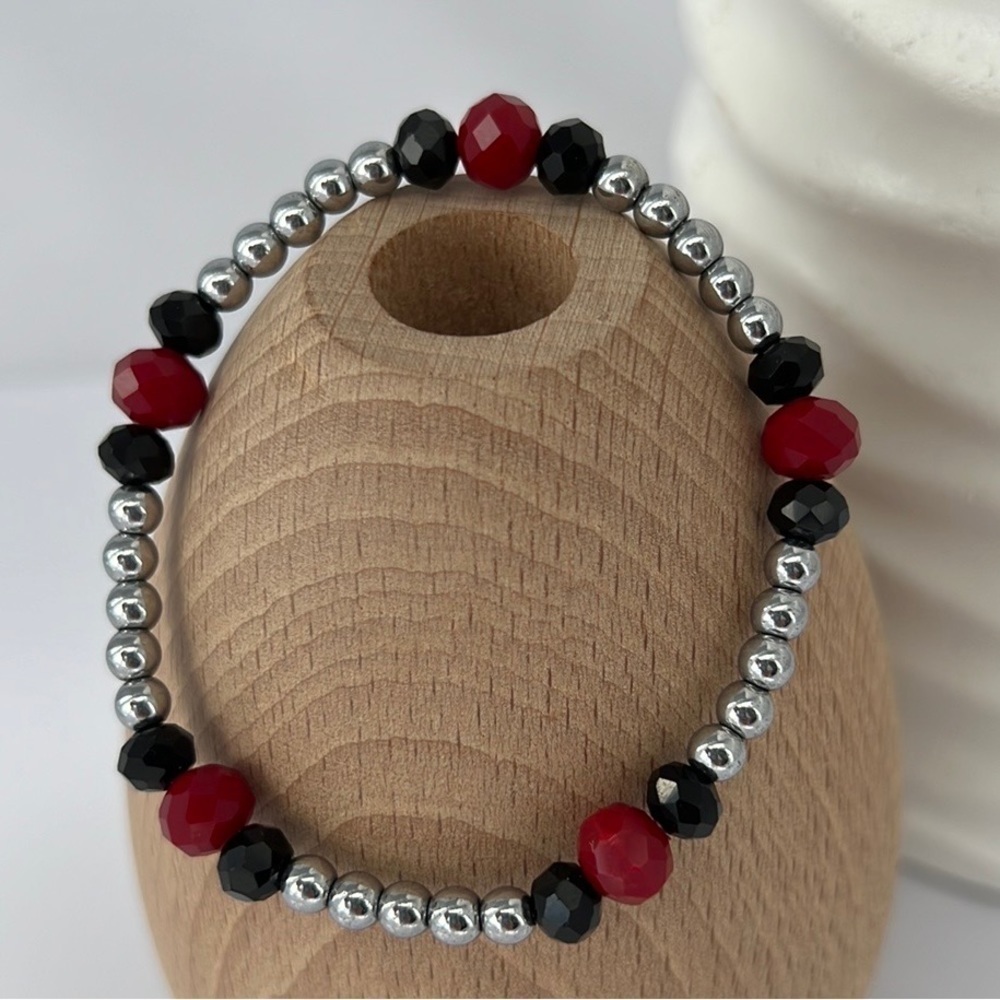 RED black & silver stretch beaded bracelet